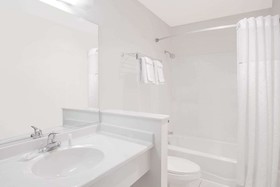 Days Inn by Wyndham Portage