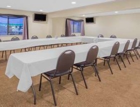 Days Inn by Wyndham Portage