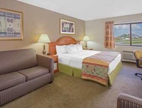 Days Inn by Wyndham Portage