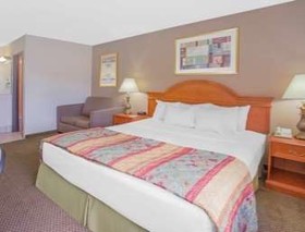 Days Inn by Wyndham Portage