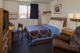 Super 8 by Wyndham Portage