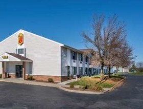 Super 8 by Wyndham Portage