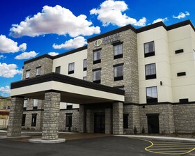 Cobblestone Hotel And Suites