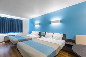 Motel 6 Rothschild, WI