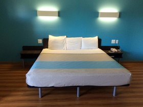 Motel 6 Rothschild, WI