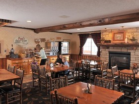 Cedar Creek Hotel Wausau - Rothschild