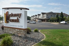 Cedar Creek Hotel Wausau - Rothschild