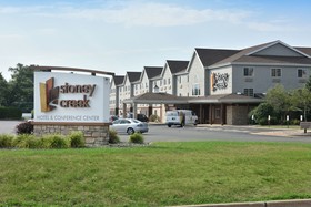 Cedar Creek Hotel Wausau - Rothschild