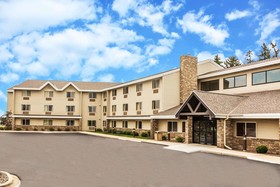 AmericInn by Wyndham Sheboygan