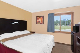Super 8 by Wyndham Sheboygan WI