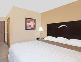 Super 8 by Wyndham Sheboygan WI