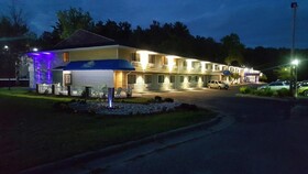 Days Inn & Suites by Wyndham Stevens Point
