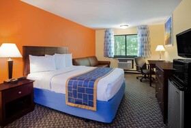 Days Inn & Suites by Wyndham Stevens Point