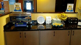 Days Inn & Suites by Wyndham Stevens Point