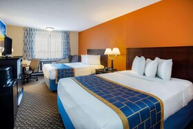 Days Inn & Suites by Wyndham Stevens Point