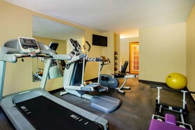 Days Inn & Suites by Wyndham Stevens Point