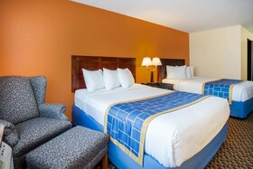 Days Inn & Suites by Wyndham Stevens Point