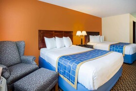 Days Inn & Suites by Wyndham Stevens Point