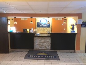 Days Inn & Suites by Wyndham Stevens Point