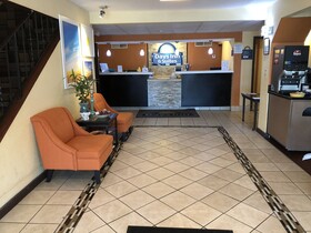 Days Inn & Suites by Wyndham Stevens Point