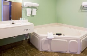 Holiday Inn Express Hotel & Suites Superior