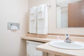 Super 8 by Wyndham Superior WI