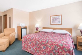 Super 8 by Wyndham Superior WI