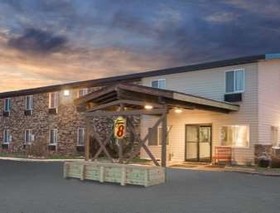 Super 8 by Wyndham Superior WI