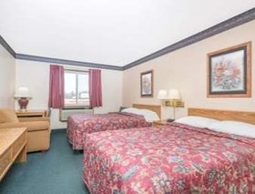 Super 8 by Wyndham Superior WI