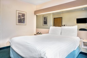 Microtel Inn & Suites by Wyndham Tomah