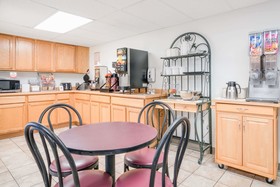 Super 8 by Wyndham Tomah Wisconsin