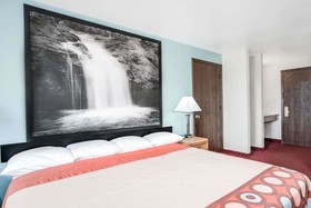 Super 8 by Wyndham Tomah Wisconsin