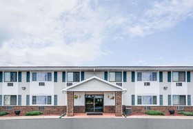 Super 8 by Wyndham Tomah Wisconsin
