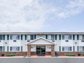 Super 8 by Wyndham Tomah Wisconsin