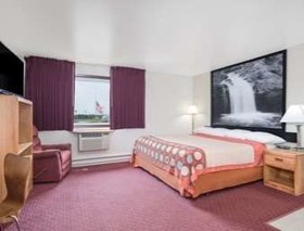 Super 8 by Wyndham Tomah Wisconsin