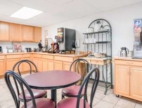 Super 8 by Wyndham Tomah Wisconsin