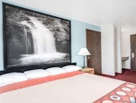 Super 8 by Wyndham Tomah Wisconsin