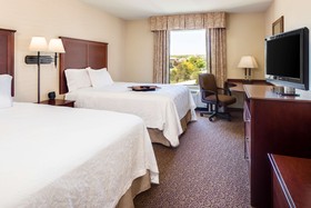 Hampton Inn & Suites West Bend