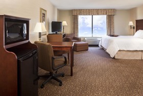 Hampton Inn & Suites West Bend