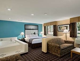 Super 8 by Wyndham Whitewater WI