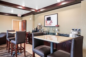 Cobblestone Hotel & Suites - Alpine