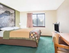 Super 8 by Wyndham Buffalo