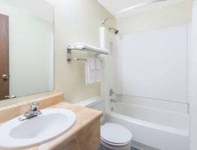 Super 8 by Wyndham Buffalo