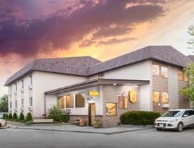Super 8 by Wyndham Buffalo