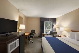 Riverside Hotel