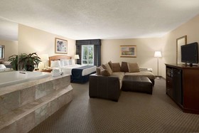 Riverside Hotel
