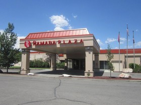 Riverside Hotel