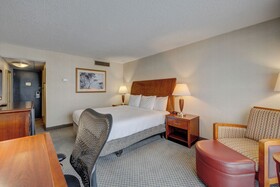 Riverside Hotel