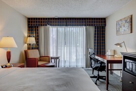 Riverside Hotel