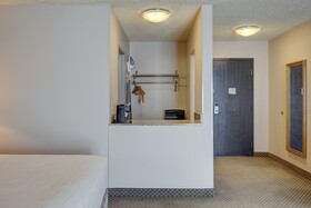 Riverside Hotel